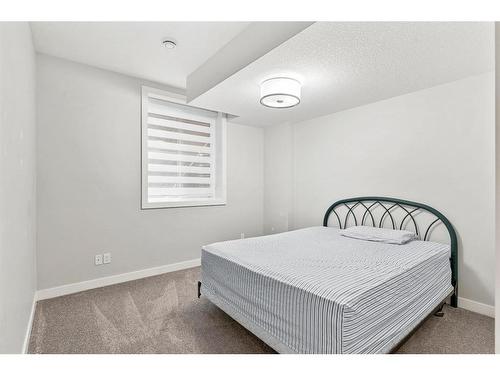 223 Mahogany Landing Se, Calgary, AB - Indoor Photo Showing Bedroom