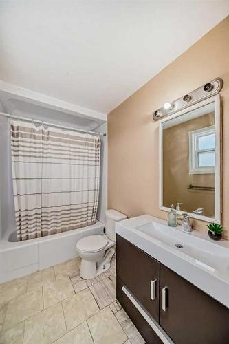 1006-390 Falconridge Crescent Ne, Calgary, AB - Indoor Photo Showing Bathroom