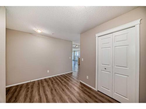 1306-5 Country Village Park Ne, Calgary, AB - Indoor Photo Showing Other Room