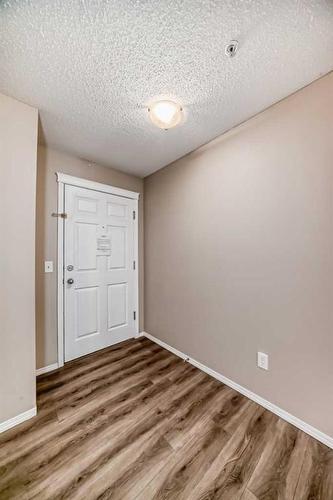 1306-5 Country Village Park Ne, Calgary, AB - Indoor Photo Showing Other Room