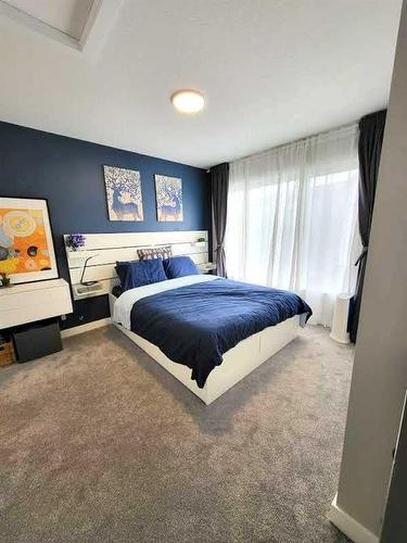 315 Evanscrest Square Nw, Calgary, AB - Indoor Photo Showing Bedroom