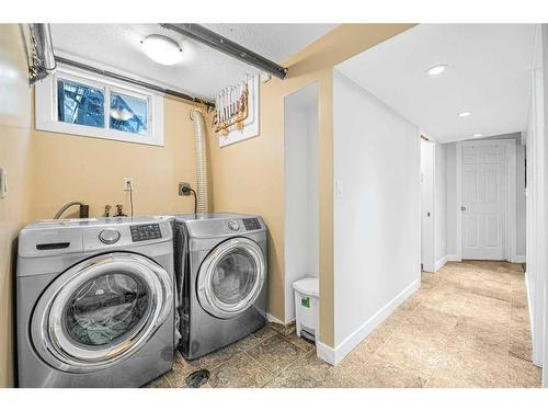 3435 30A Avenue Se, Calgary, AB - Indoor Photo Showing Laundry Room