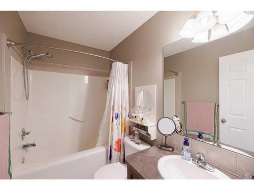 771 Prestwick Circle Se, Calgary, AB - Indoor Photo Showing Bathroom