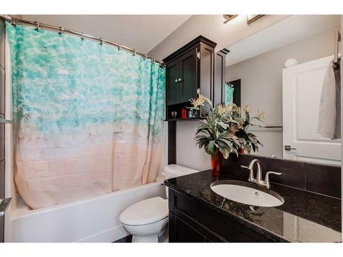 245 Bayside Loop Sw, Airdrie, AB - Indoor Photo Showing Bathroom