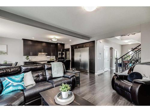 245 Bayside Loop Sw, Airdrie, AB - Indoor Photo Showing Living Room