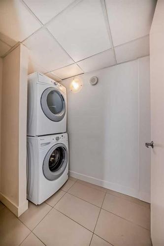 2502-1118 12Th Avenue Sw, Calgary, AB - Indoor Photo Showing Laundry Room