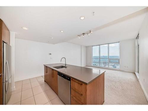 2502-1118 12Th Avenue Sw, Calgary, AB - Indoor Photo Showing Kitchen