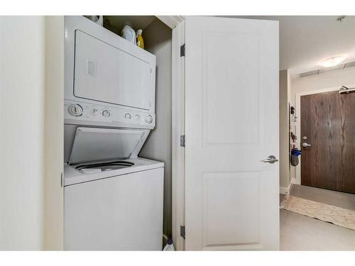 1205-99 Spruce Place Sw, Calgary, AB - Indoor Photo Showing Laundry Room