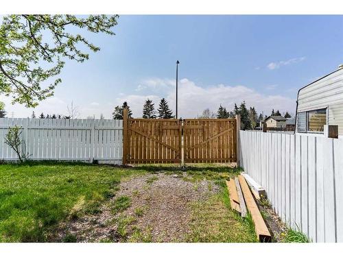 244 Dovely Place Se, Calgary, AB - Outdoor