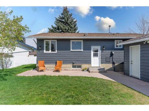 244 Dovely Place Se, Calgary, AB - Outdoor