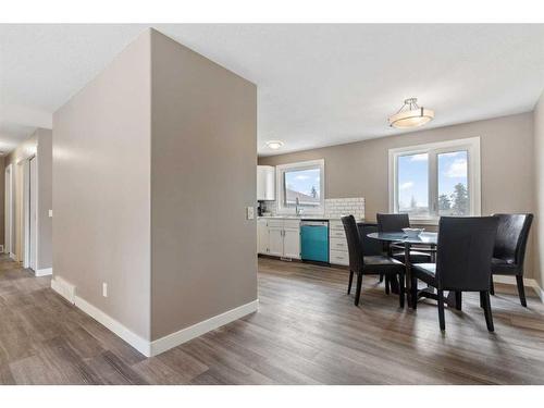 244 Dovely Place Se, Calgary, AB - Indoor Photo Showing Dining Room