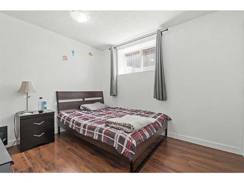 63 Templeridge Close Ne, Calgary, AB - Indoor Photo Showing Bedroom