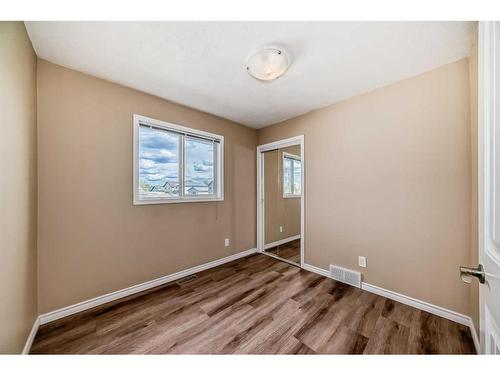 420 Mt Aberdeen Close Se, Calgary, AB - Indoor Photo Showing Other Room