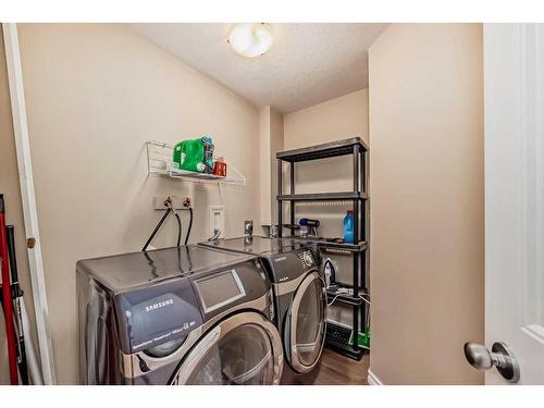 420 Mt Aberdeen Close Se, Calgary, AB - Indoor Photo Showing Laundry Room