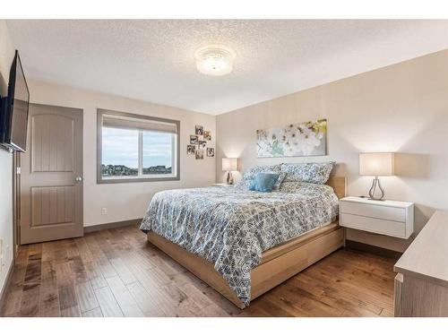 274 Nolan Hill Boulevard Nw, Calgary, AB - Indoor Photo Showing Bedroom