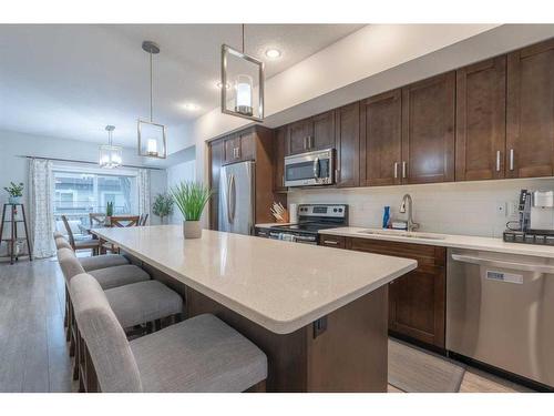 504-280 Williamstown Close Nw, Airdrie, AB - Indoor Photo Showing Kitchen With Upgraded Kitchen