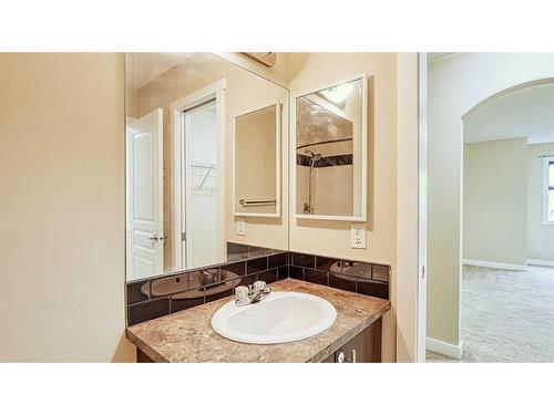 1906-2445 Kingsland Road Se, Airdrie, AB - Indoor Photo Showing Bathroom