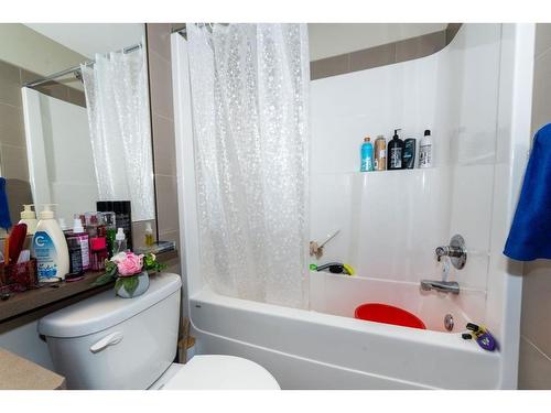 417 Redstone View Ne, Calgary, AB - Indoor Photo Showing Bathroom