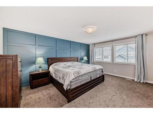17 Riviera Place, Cochrane, AB - Indoor Photo Showing Bedroom