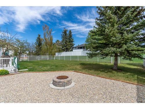 6215 Douglas Place, Olds, AB - Outdoor