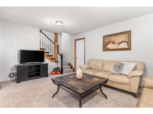 6215 Douglas Place, Olds, AB - Indoor Photo Showing Living Room