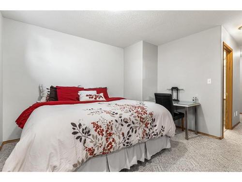 6215 Douglas Place, Olds, AB - Indoor Photo Showing Bedroom
