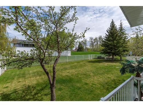 6215 Douglas Place, Olds, AB - Outdoor