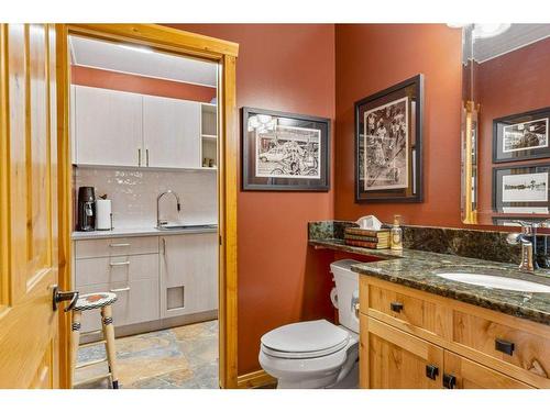111-210 Hubman Landing, Canmore, AB - Indoor Photo Showing Bathroom