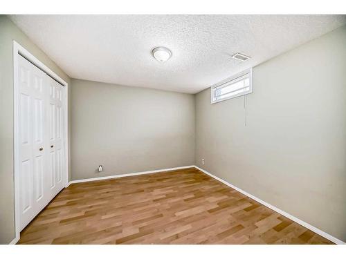 2239 43 Street Se, Calgary, AB - Indoor Photo Showing Other Room