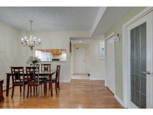203-9800 Horton Road Sw, Calgary, AB - Indoor Photo Showing Dining Room