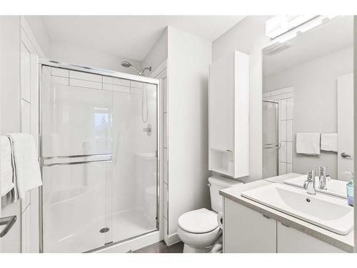 3571 69 Street Nw, Calgary, AB - Indoor Photo Showing Bathroom
