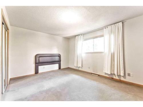 1605 11 Avenue Nw, Calgary, AB - Indoor Photo Showing Other Room