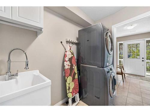 104 Windstone Mews Sw, Airdrie, AB - Indoor Photo Showing Laundry Room