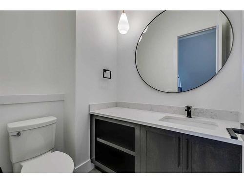 2607 35 Street Sw, Calgary, AB - Indoor Photo Showing Bathroom
