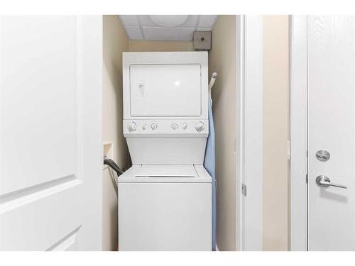 1501-211 13 Avenue Se, Calgary, AB - Indoor Photo Showing Laundry Room