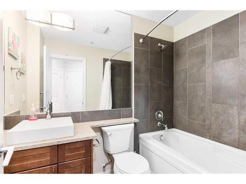 1501-211 13 Avenue Se, Calgary, AB - Indoor Photo Showing Bathroom