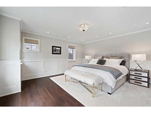 4244 Britannia Drive Sw, Calgary, AB - Indoor Photo Showing Bedroom