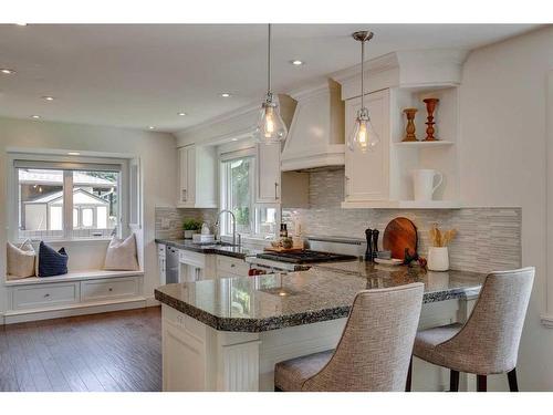 18 Varston Place Nw, Calgary, AB - Indoor Photo Showing Kitchen