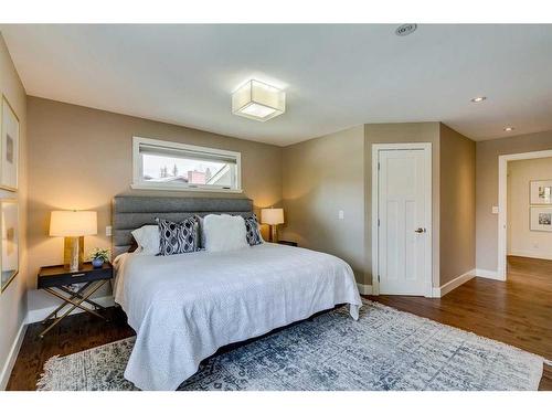18 Varston Place Nw, Calgary, AB - Indoor Photo Showing Bedroom
