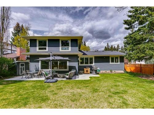 18 Varston Place Nw, Calgary, AB - Outdoor With Backyard