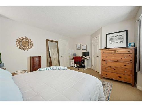 3-2417 28 Street Sw, Calgary, AB - Indoor Photo Showing Bedroom