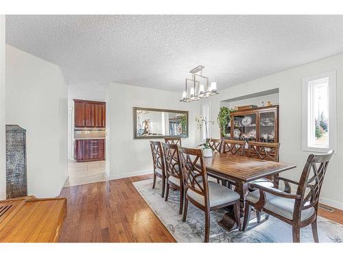 271196 Range Road 13 Nw, Airdrie, AB - Indoor Photo Showing Dining Room