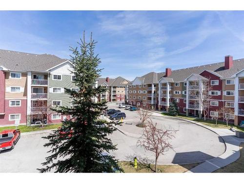 3303-10 Prestwick Bay Se, Calgary, AB - Indoor