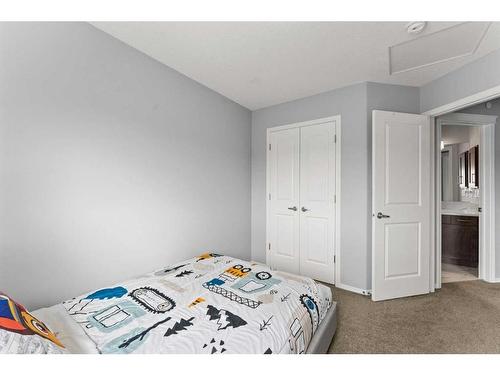 169 Howse Avenue Ne, Calgary, AB - Indoor Photo Showing Bedroom