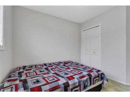 158 Tarawood Road Ne, Calgary, AB - Indoor Photo Showing Bedroom