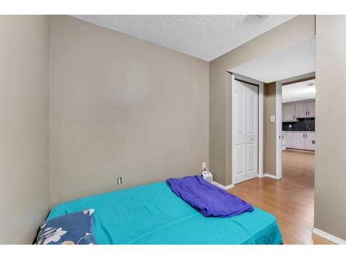 158 Tarawood Road Ne, Calgary, AB - Indoor Photo Showing Bedroom