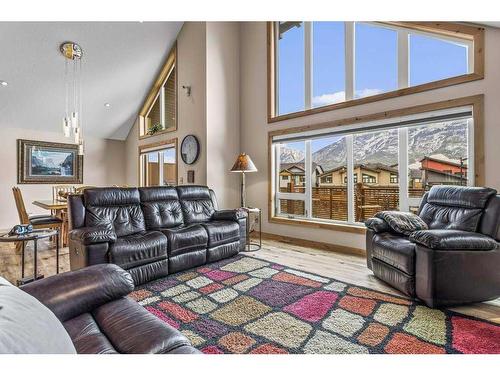 478 Stewart Creek Close, Canmore, AB - Indoor Photo Showing Living Room
