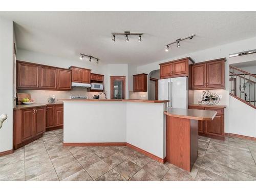 224 Hawkmere View, Chestermere, AB - Indoor Photo Showing Kitchen