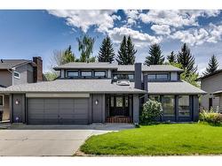 395 Canterville Drive SW Calgary, AB T2W 4R1