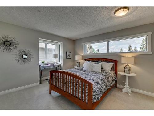 395 Canterville Drive Sw, Calgary, AB - Indoor Photo Showing Bedroom